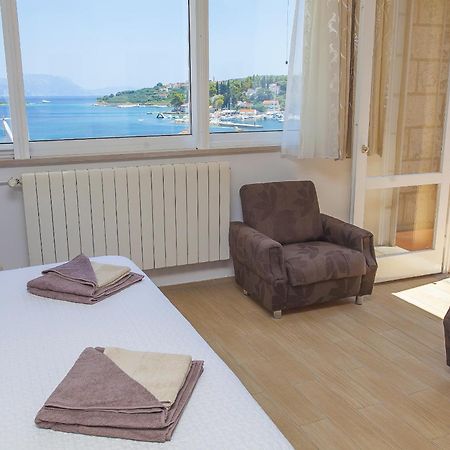 Guest House Lovric Lumbarda Quarto foto